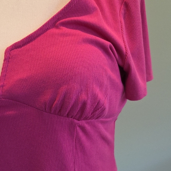Madden NYC Pink Ribbed Cropped Short Sleeve Top V-point Hem Junior Size XL - Picture 7 of 10